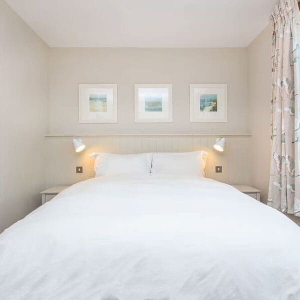 Double Bedroom, 9 Argyle Place Dornoch